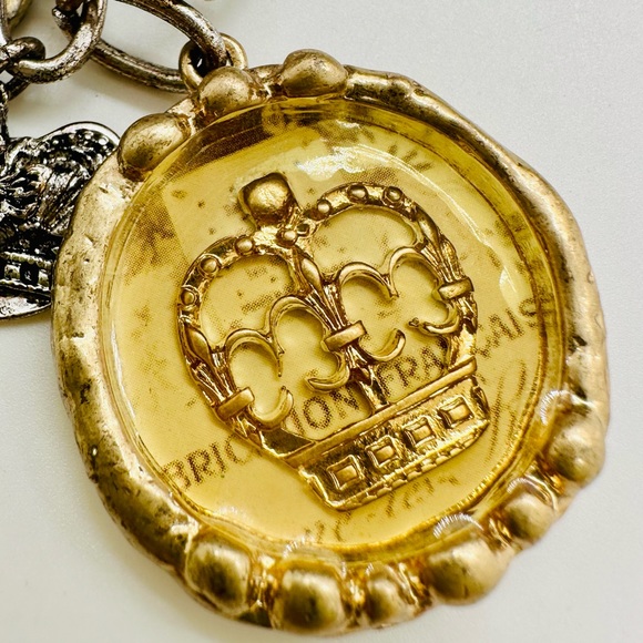 Crown Charm Necklace & Royal Rhinestone Lion - Picture 12 of 14